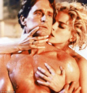 instinto selvagem sharon stone & Michael Douglas